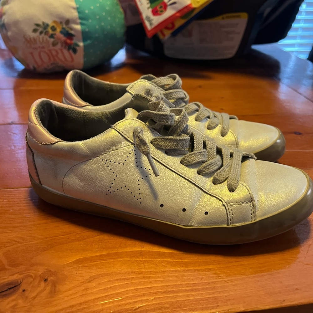 ShuShop Kids Sneakers in Silver and Gray